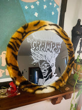 Load image into Gallery viewer, CUSTOM FUR FRAME